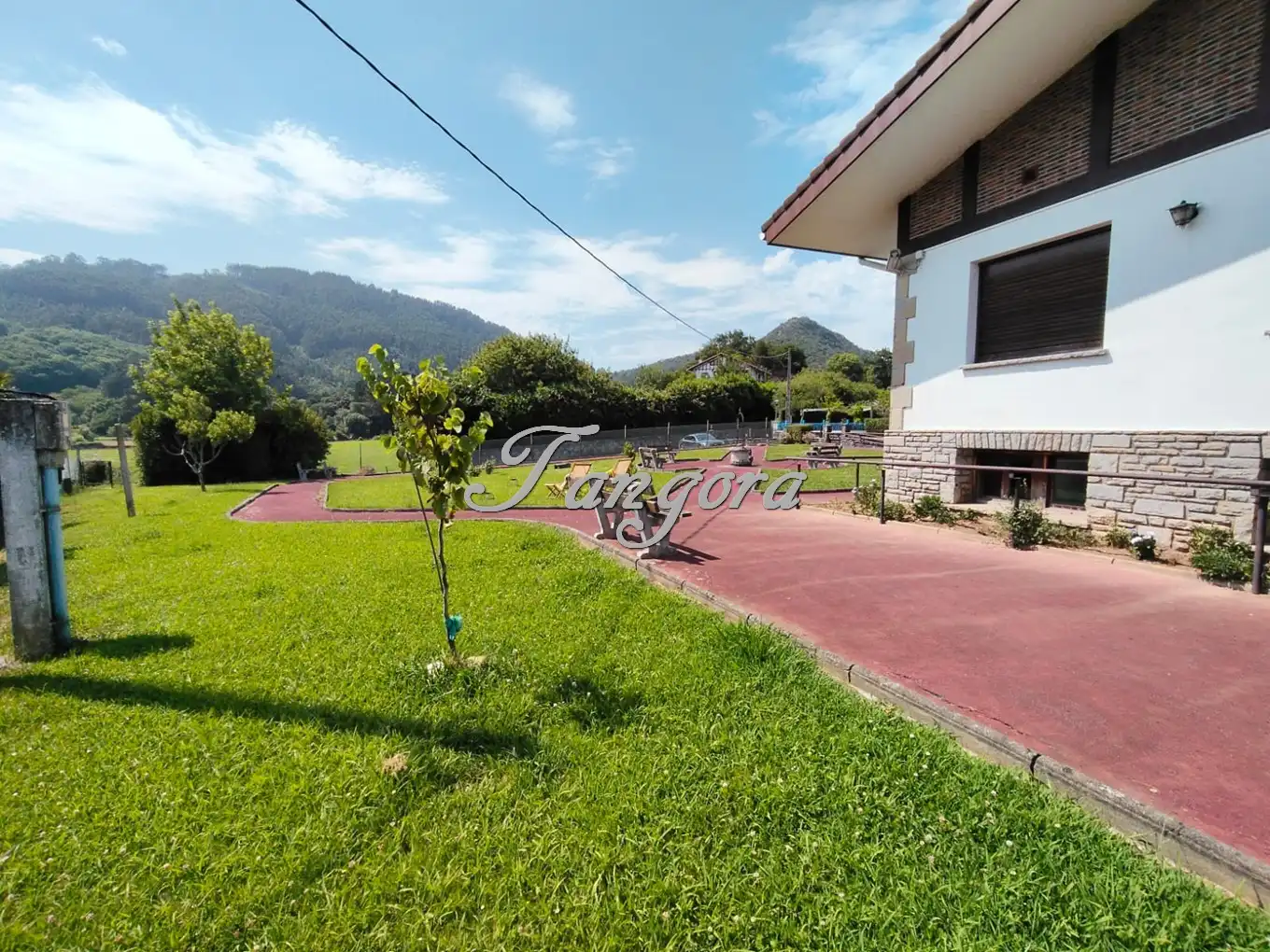 Vista exterior de Casa o xalet en venda en Busturia amb Calefacció, Jardí privat i Parquet