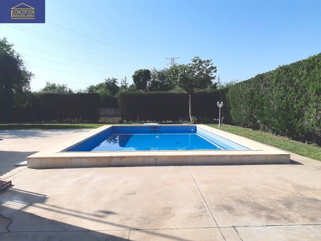Piscina de Casa o xalet en venda en  Córdoba Capital amb Aire condicionat, Calefacció i Jardí privat