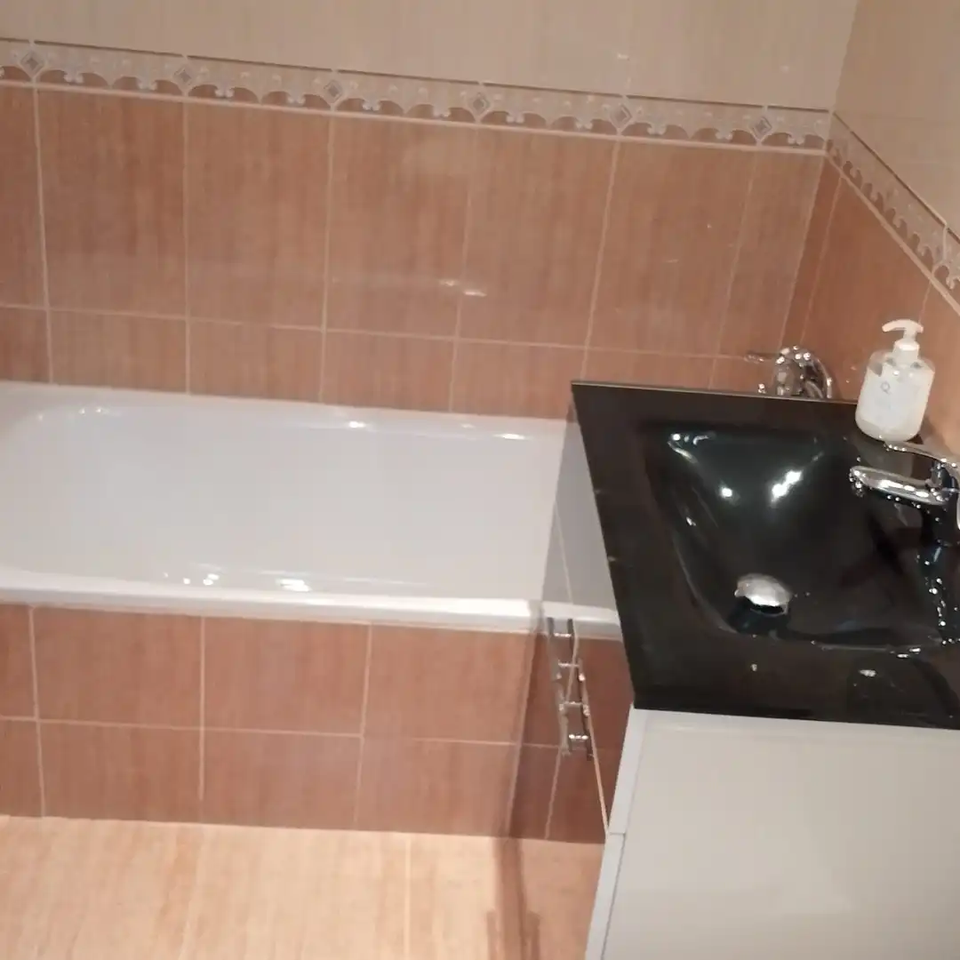 Badezimmer von Wohnung zur Miete in Churriana de la Vega mit Möbliert, Ofen und Waschmaschine