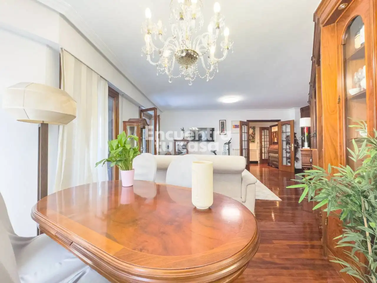 Sala d'estar de Pis en venda en Irun  amb Calefacció, Parquet i Traster