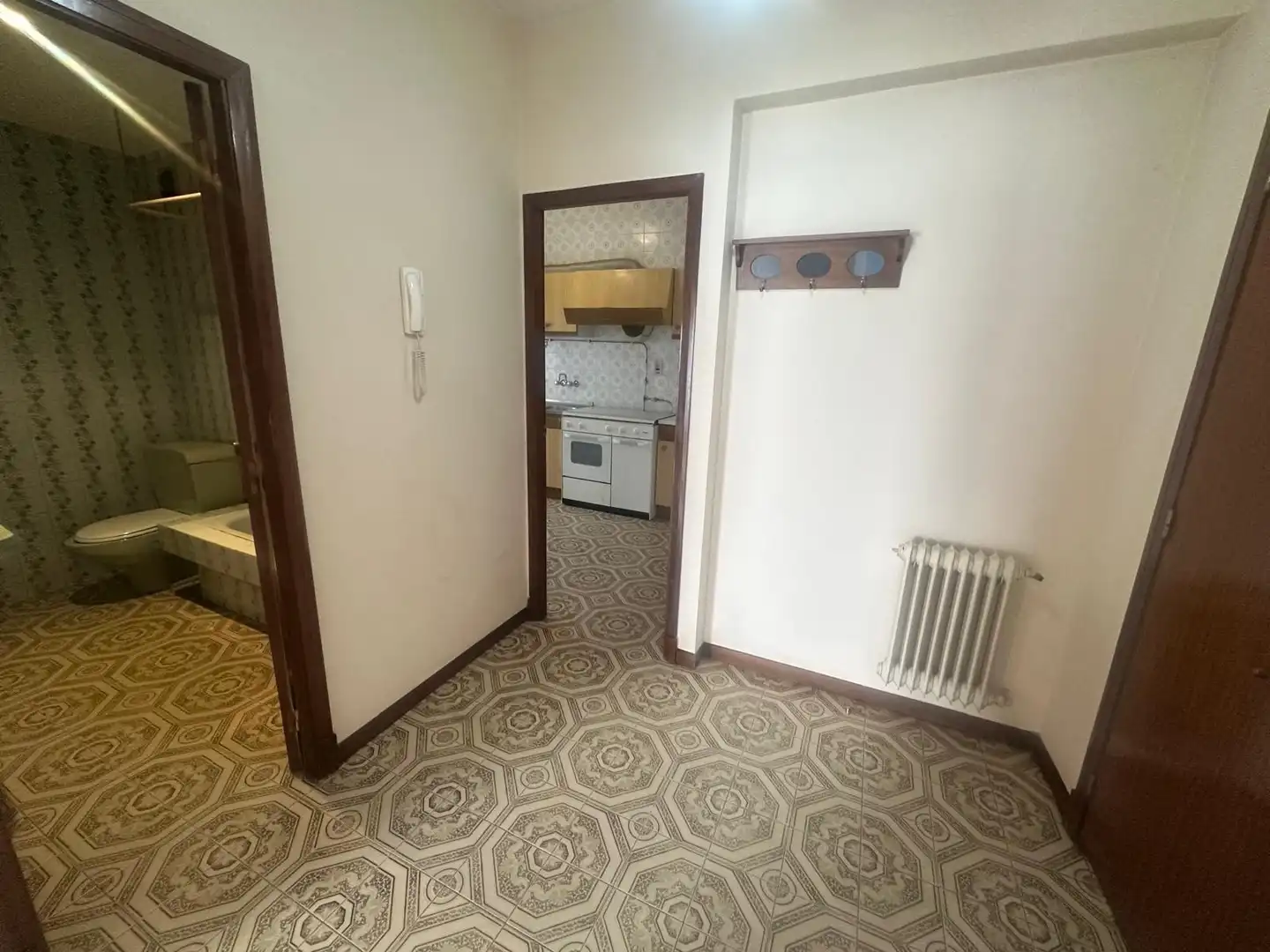 Kitchen of Flat for sale in Ourense Capital   with Heating and Balcony