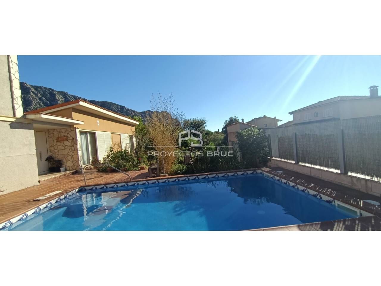 Vista exterior de Casa o chalet en venta en Collbató con Calefacción, Jardín privado y Piscina