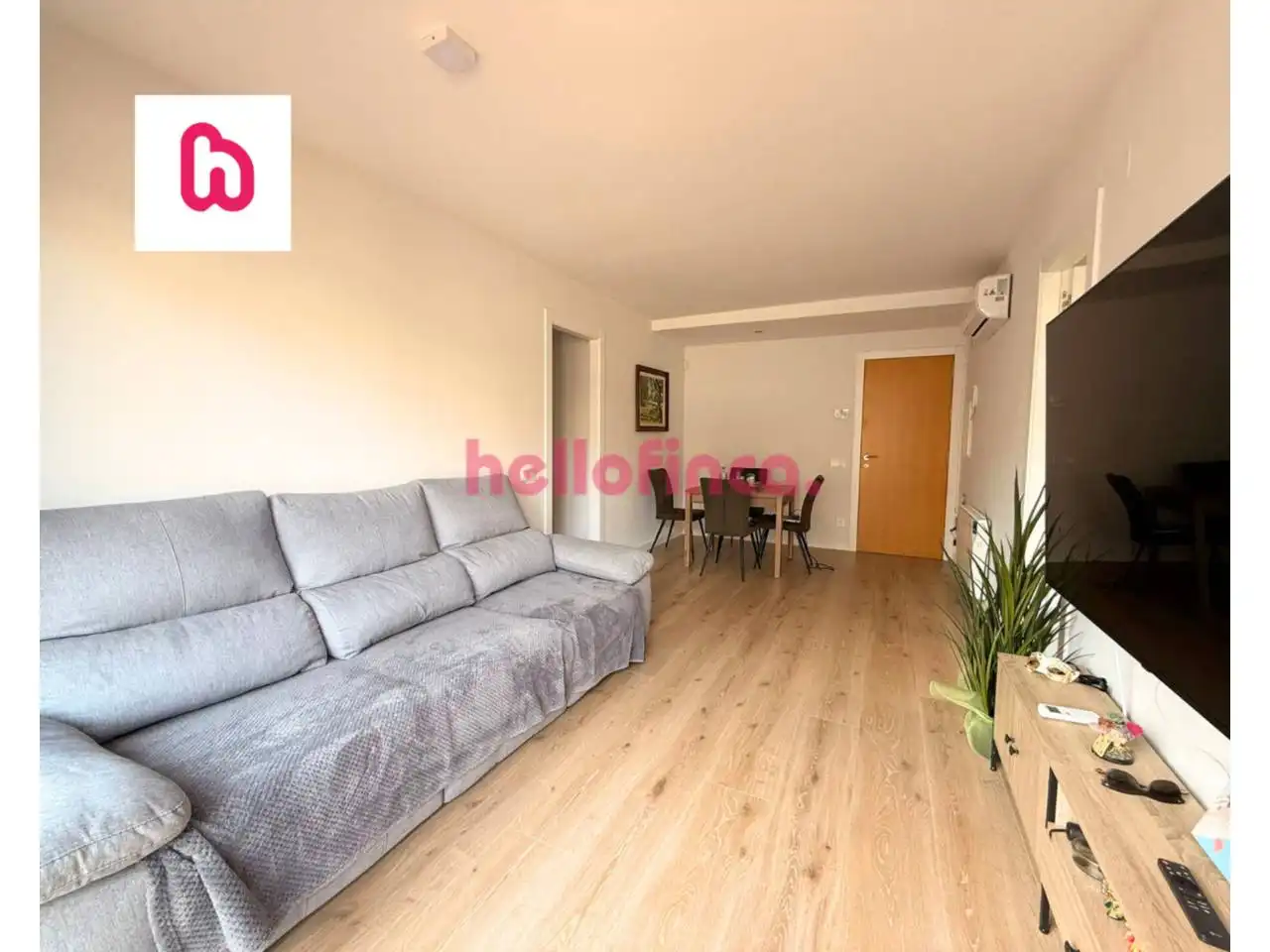 Sala d'estar de Pis en venda en Prats de Lluçanès amb Aire condicionat, Calefacció i Parquet
