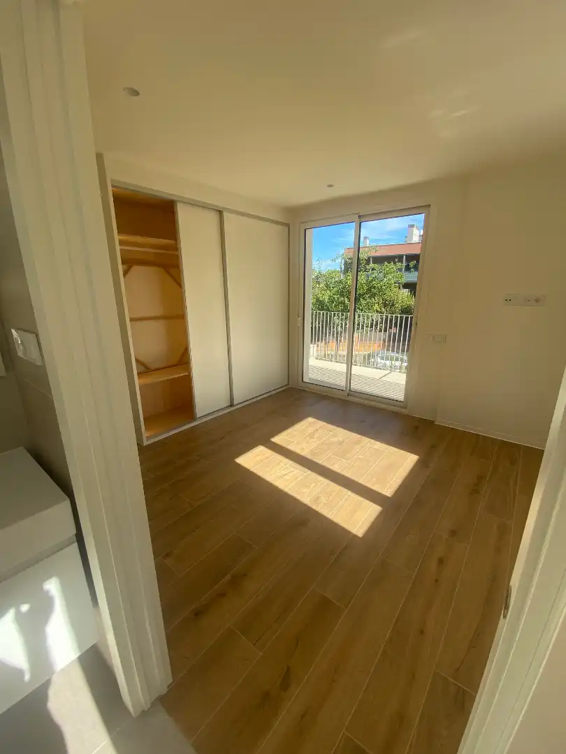 Piso de obra nueva con piscina en venta en Carrer d'Álvarez 25, imagen 4