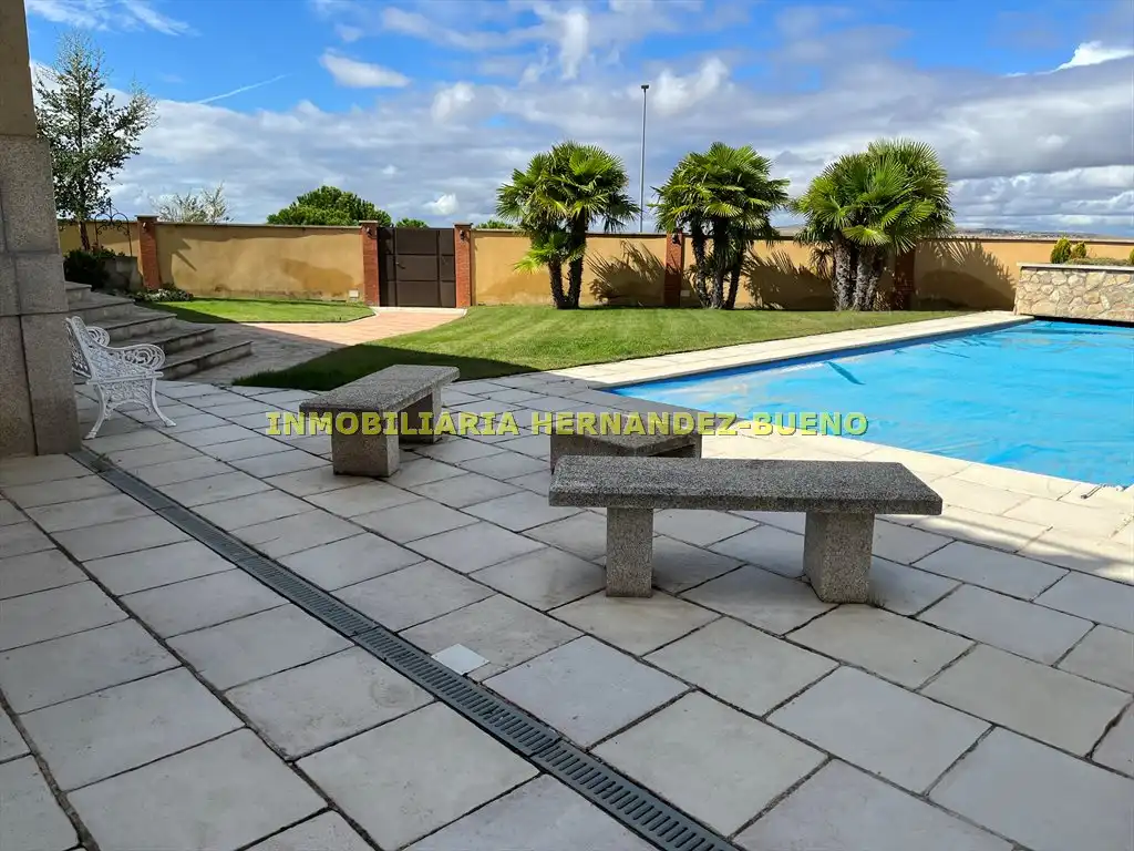 Terraza de Casa o chalet en venta en Carbajosa de la Sagrada con Aire acondicionado, Calefacción y Jardín privado