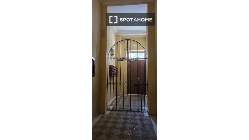 Apartament per a compartir en Sevilla amb Aire condicionat, Terrassa i Moblat