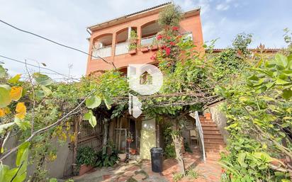 Vista exterior de Casa adosada en venda en Sant Vicenç Dels Horts amb Calefacció, Jardí privat i Balcó