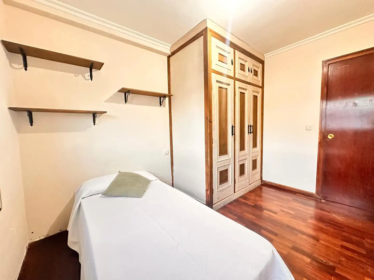 Bedroom of Flat for rent in Vigo   with Furnished, Oven and Washing machine