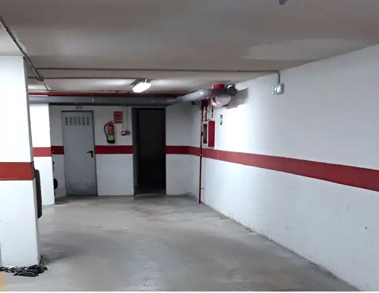 Einzelparkplatz zum Verkauf in Avinguda Reis Catòlics 24, imagen 2