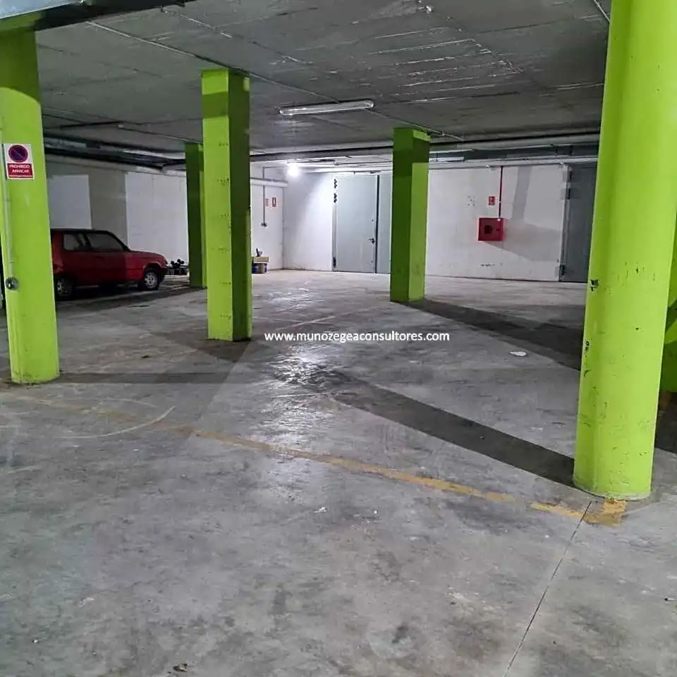 Aparcament de Garatge de lloguer en Lucena