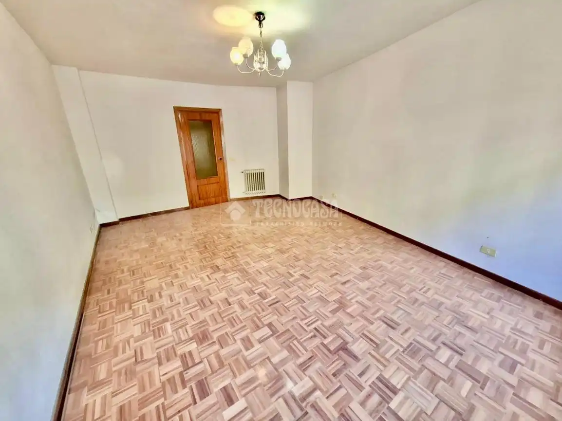 Habitación de Piso en venta en Ávila con Calefacción