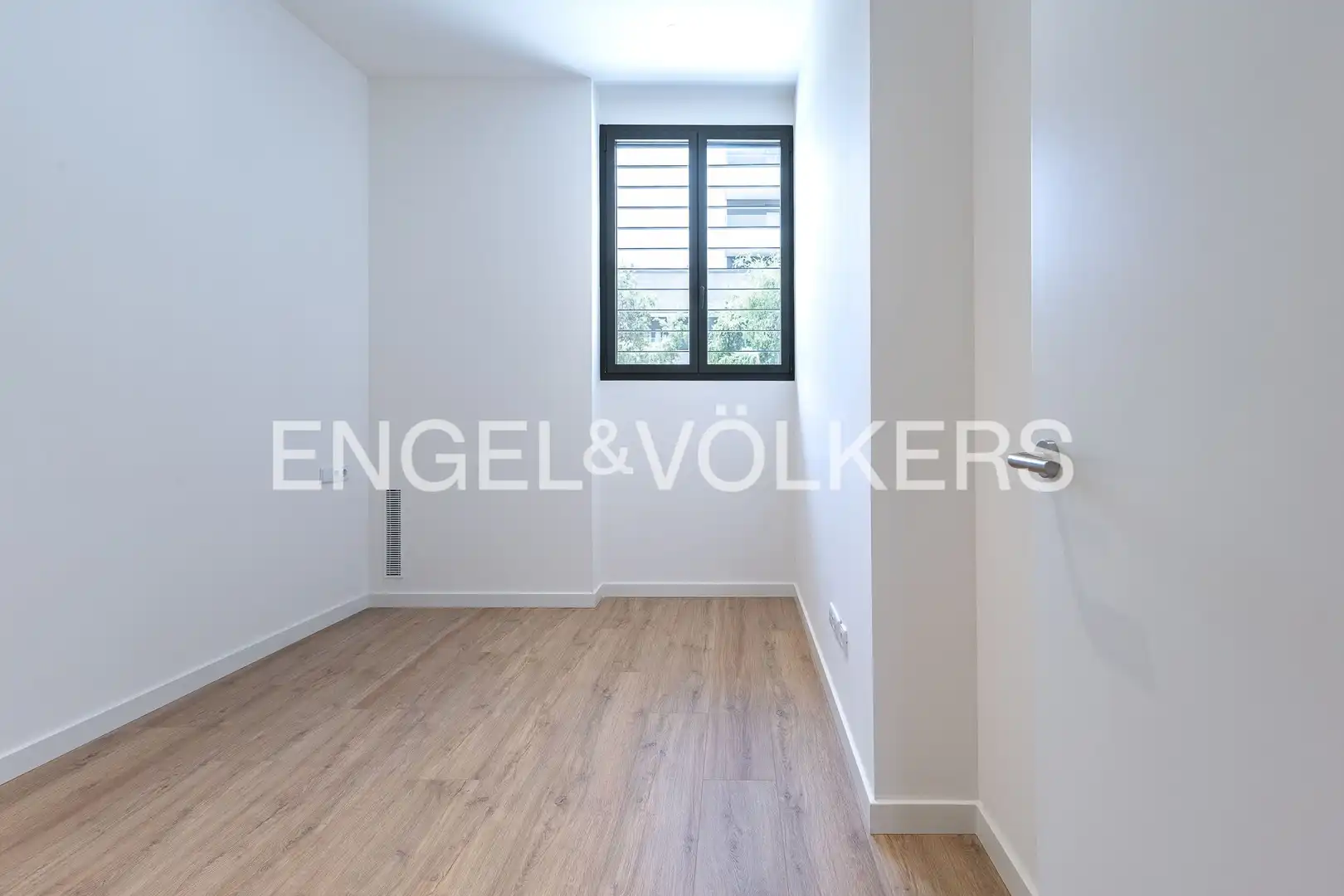 Bedroom of Ground floor for rent in Badalona  with Heating, Parquet flooring and Terrace