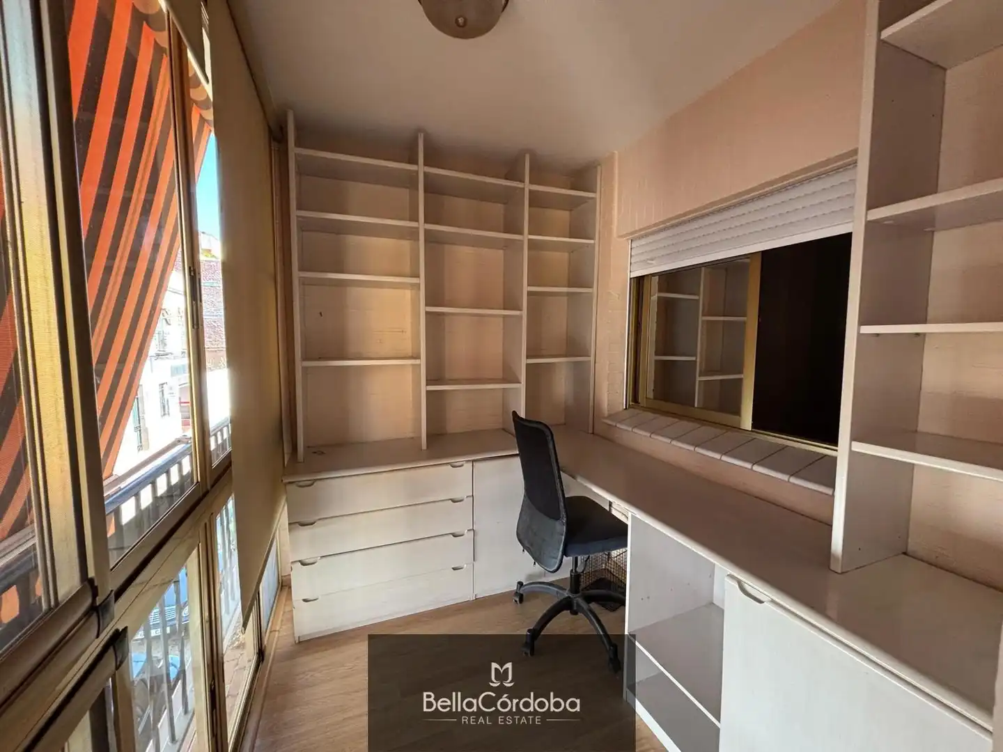 Schlafzimmer von Wohnung zur Miete in Córdoba mit Klimaanlage, Heizung und Terrasse
