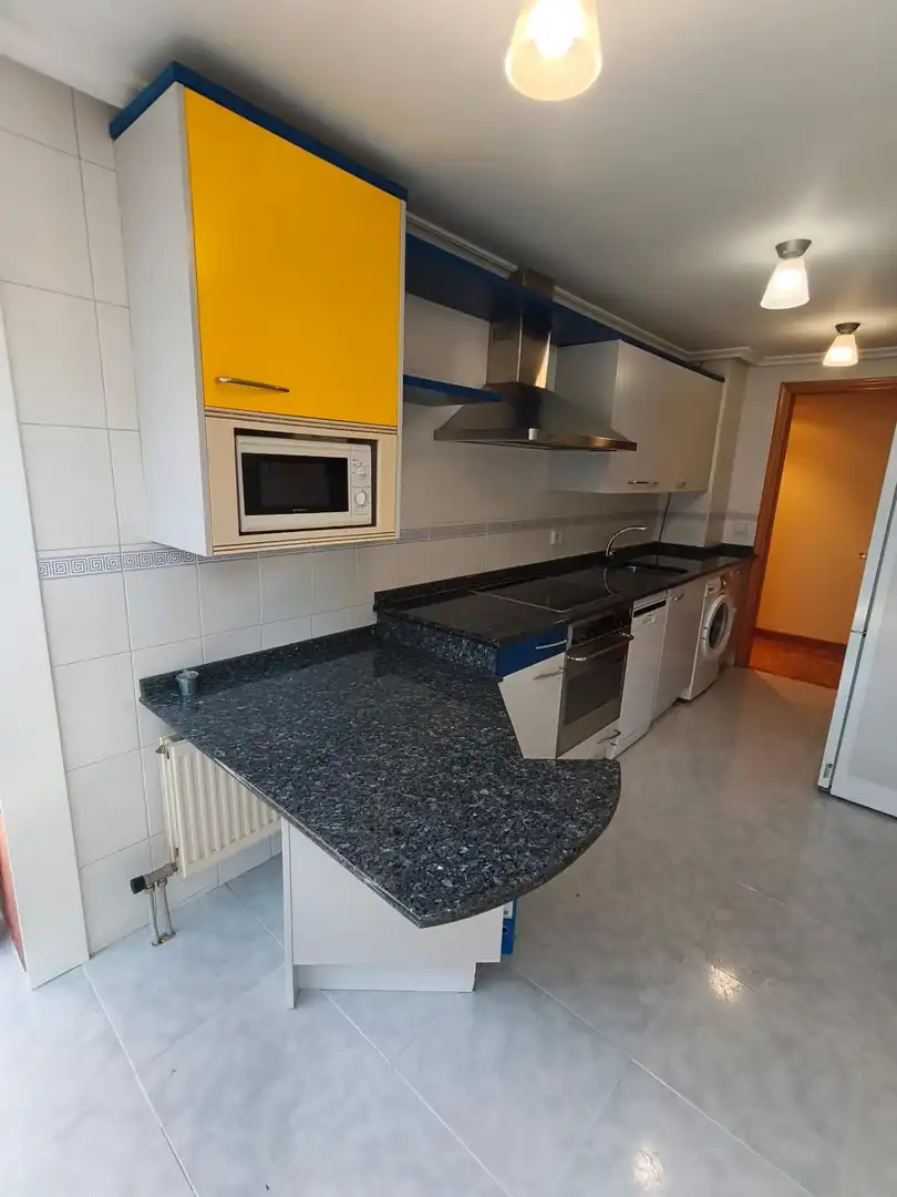 Cuina de Pis en venda en Burgos amb Calefacció i Traster