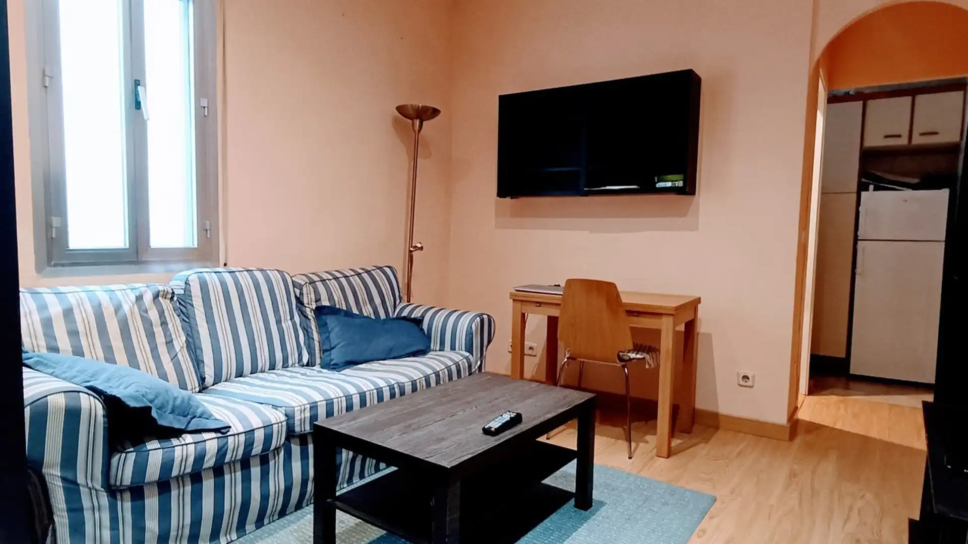 Sala de estar de Piso de alquiler en  Madrid Capital con Amueblado, Lavadora y Microondas