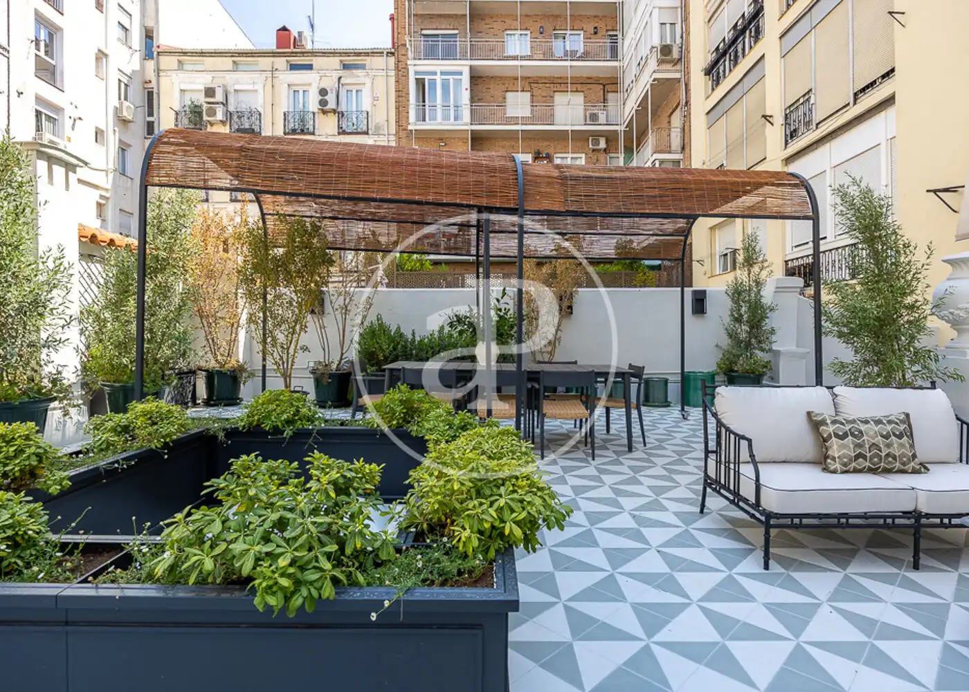 Terrassa de Pis en venda en Madrid amb Aire condicionat, Calefacció i Jardí privat