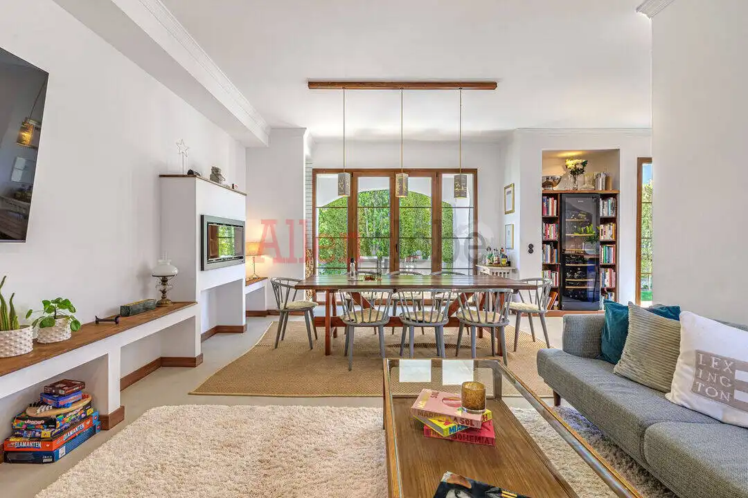 Esszimmer von Haus oder Chalet zum Verkauf in Estepona mit Klimaanlage, Heizung und Privatgarten