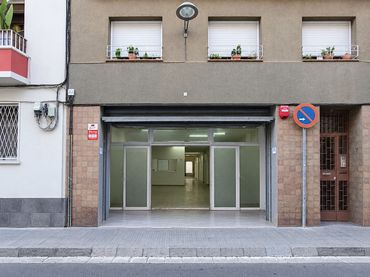 Local comercial de lloguer a Carrer de Pàdua 30