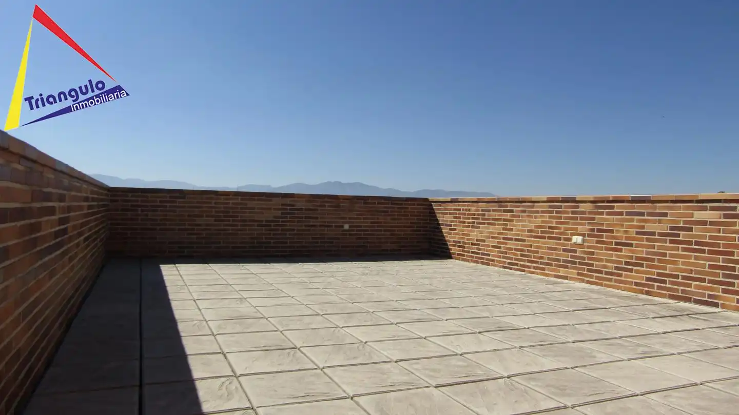Terrassa de Casa adosada en venda en Encinillas amb Calefacció, Jardí privat i Terrassa