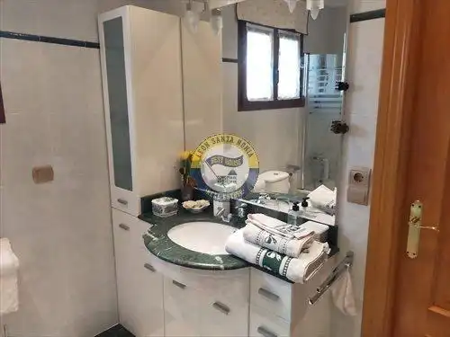 Bathroom of Houses for sale in Santovenia de la Valdoncina  with Heating, Terrace and Furnished