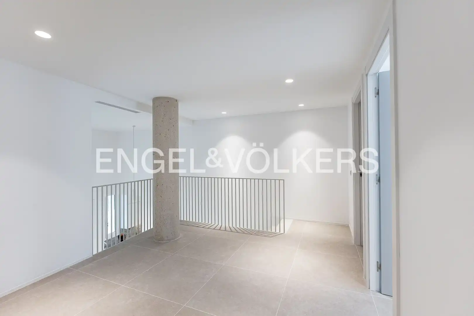 Wohnung zum Verkauf in L'Hospitalet de Llobregat mit Klimaanlage, Heizung und Terrasse