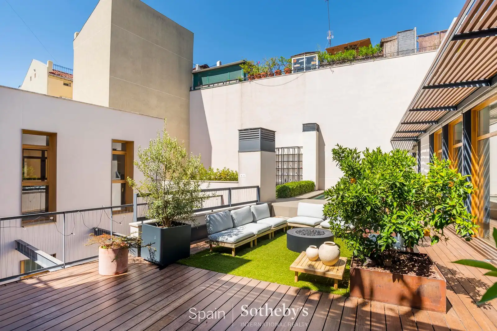Terraza de Ático en venta en Madrid con Aire acondicionado, Calefacción y Jardín privado