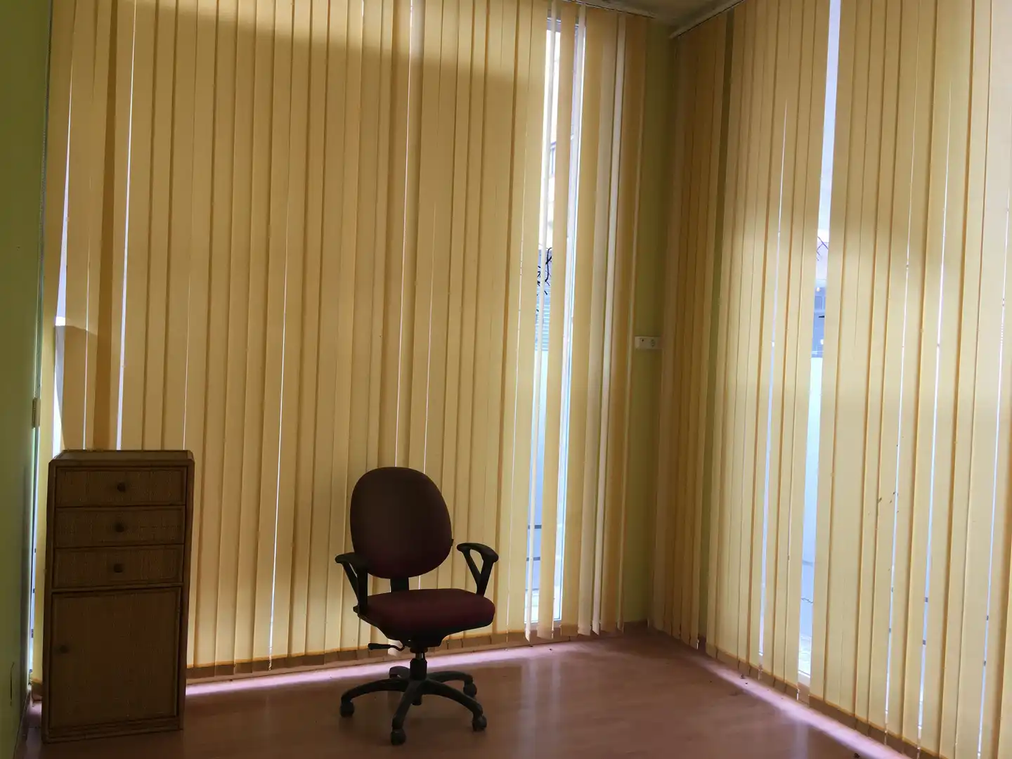 Business premises for sale in Carrer de la Torre de Taialà 40, imagen 9