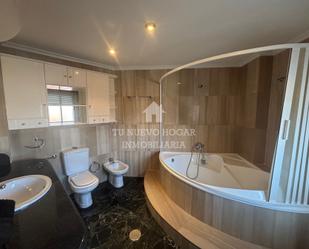 Bathroom of Flat to rent in  Albacete Capital  with Heating and Furnished