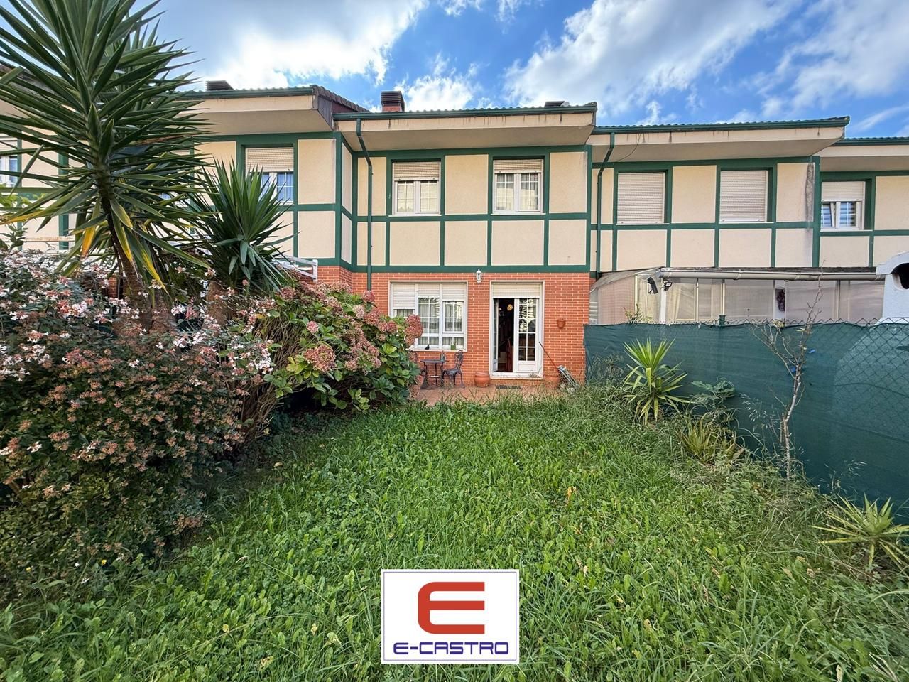 Exterior view of Single-family semi-detached for sale in Castro-Urdiales  with Heating, Private garden and Parquet flooring