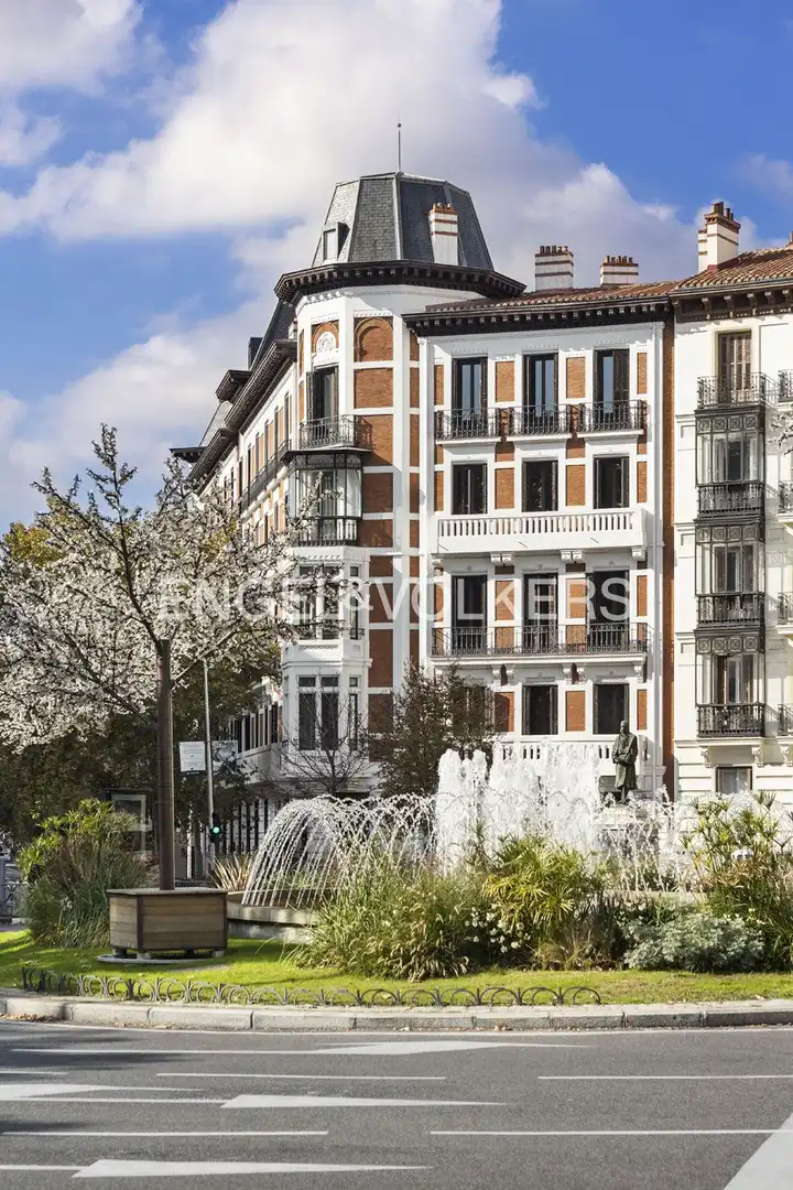 Außenansicht von Wohnung zur Miete in Madrid mit Klimaanlage, Heizung und Möbliert