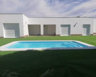 Swimming pool of House or chalet for sale in Conil de la Frontera  with Air Conditioner, Private garden and Terrace