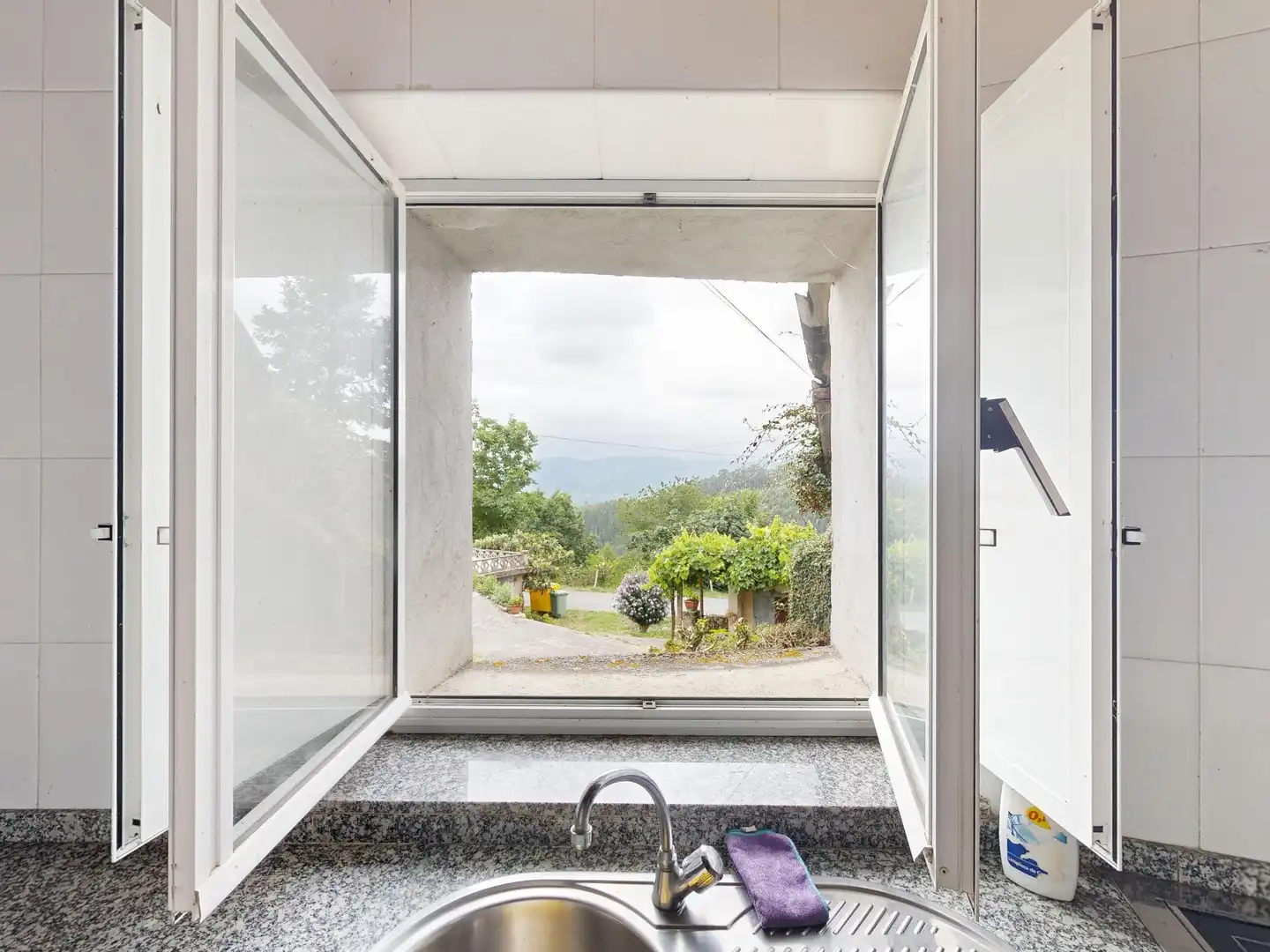 Houses for sale in O Valadouro    with Storage room
