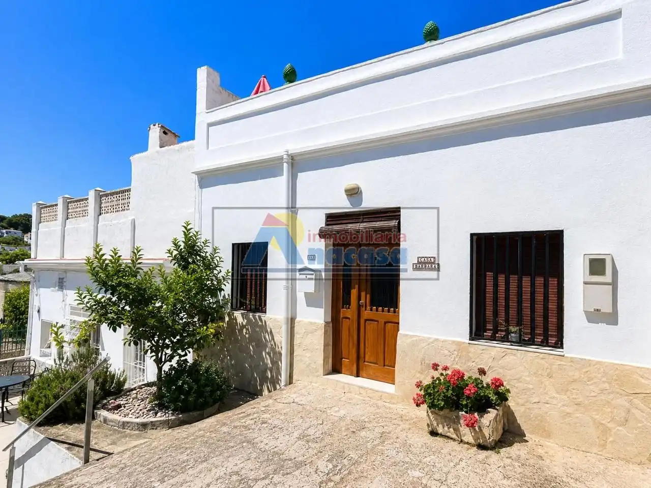 Vista exterior de Casa o xalet en venda en Oliva amb Aire condicionat, Terrassa i Traster
