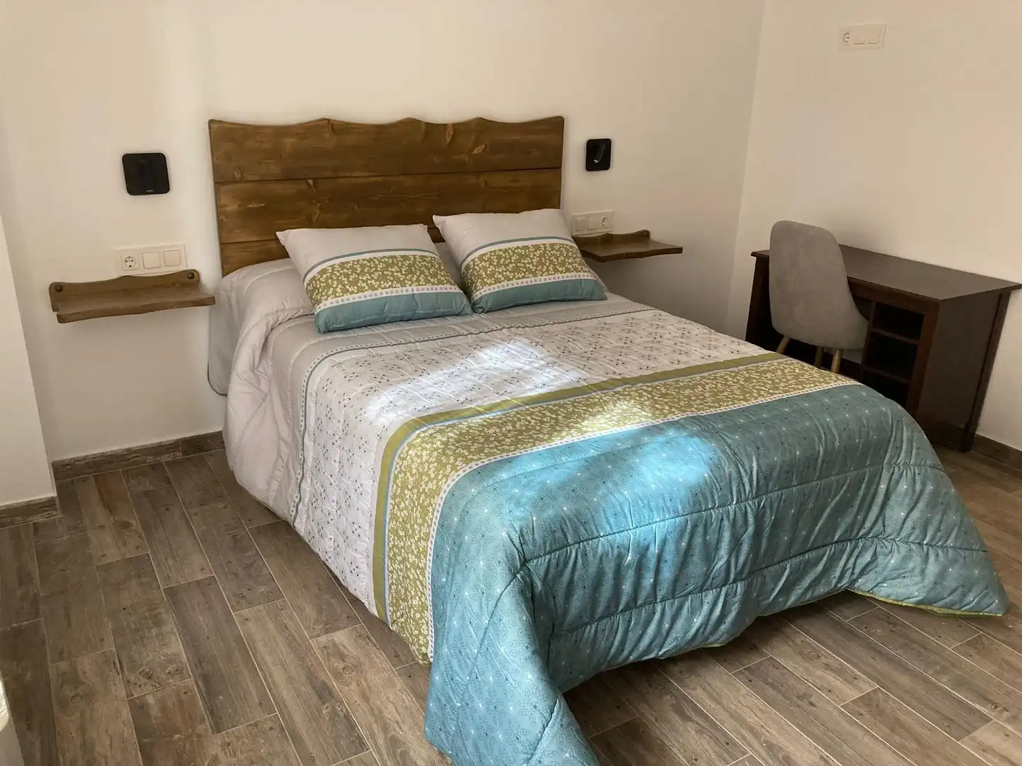 Dormitori de Casa o xalet de lloguer en El Peral   amb Aire condicionat i Moblat