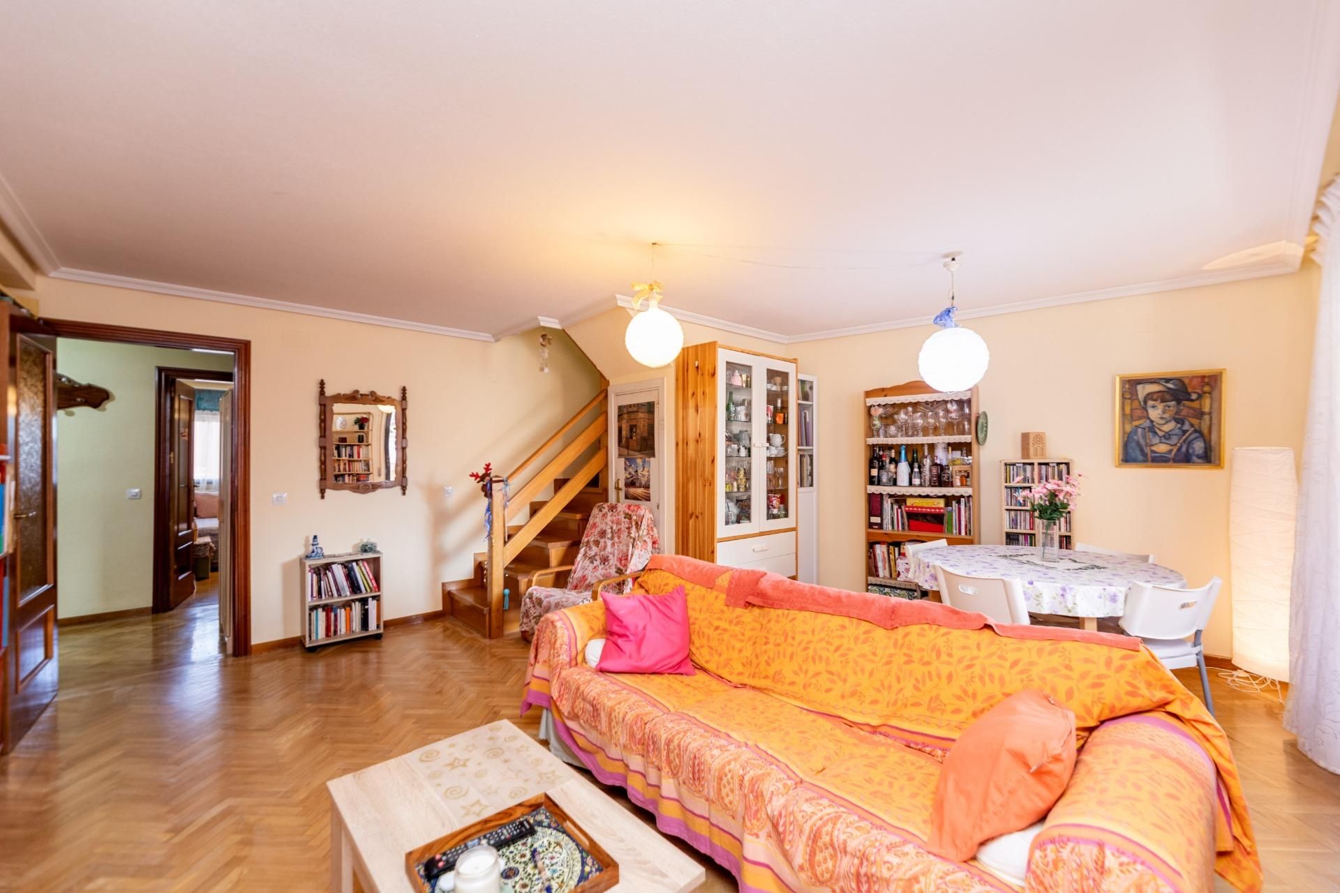 Living room of Duplex for sale in Las Rozas de Madrid  with Air Conditioner, Heating and Parquet flooring