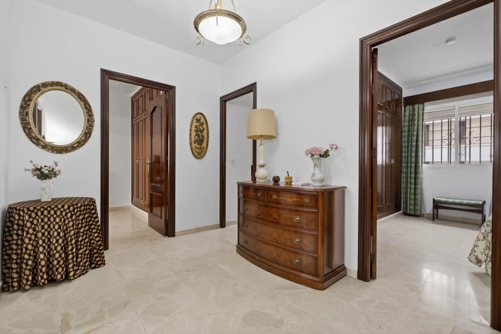 Houses for sale in Sevilla  with Air Conditioner, Terrace and Balcony