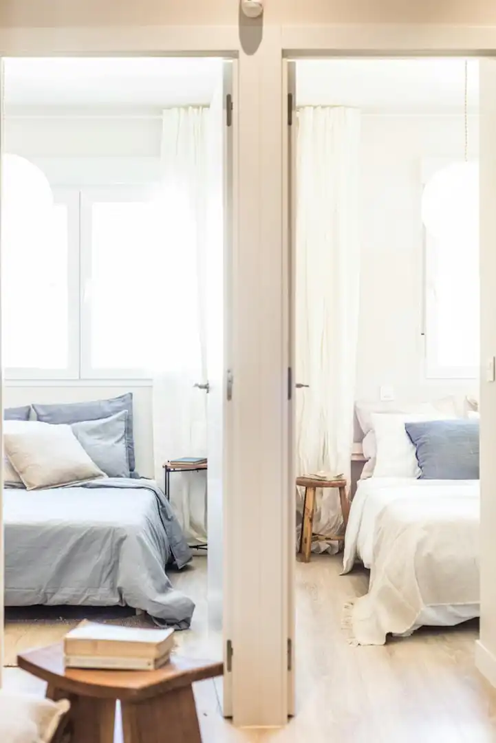 Schlafzimmer von Wohnung zur Miete in Madrid mit Klimaanlage, Heizung und Möbliert