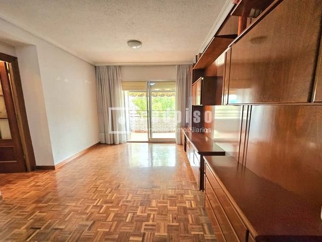 Sala d'estar de Pis en venda en Alcalá de Henares amb Calefacció, Parquet i Terrassa