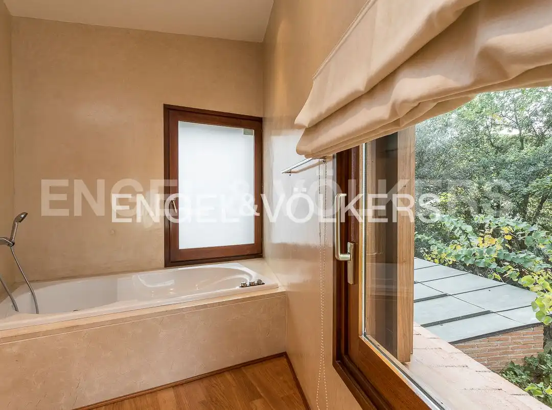 Baño de Casa o chalet en venta en Barcelona con Aire acondicionado, Calefacción y Jardín privado