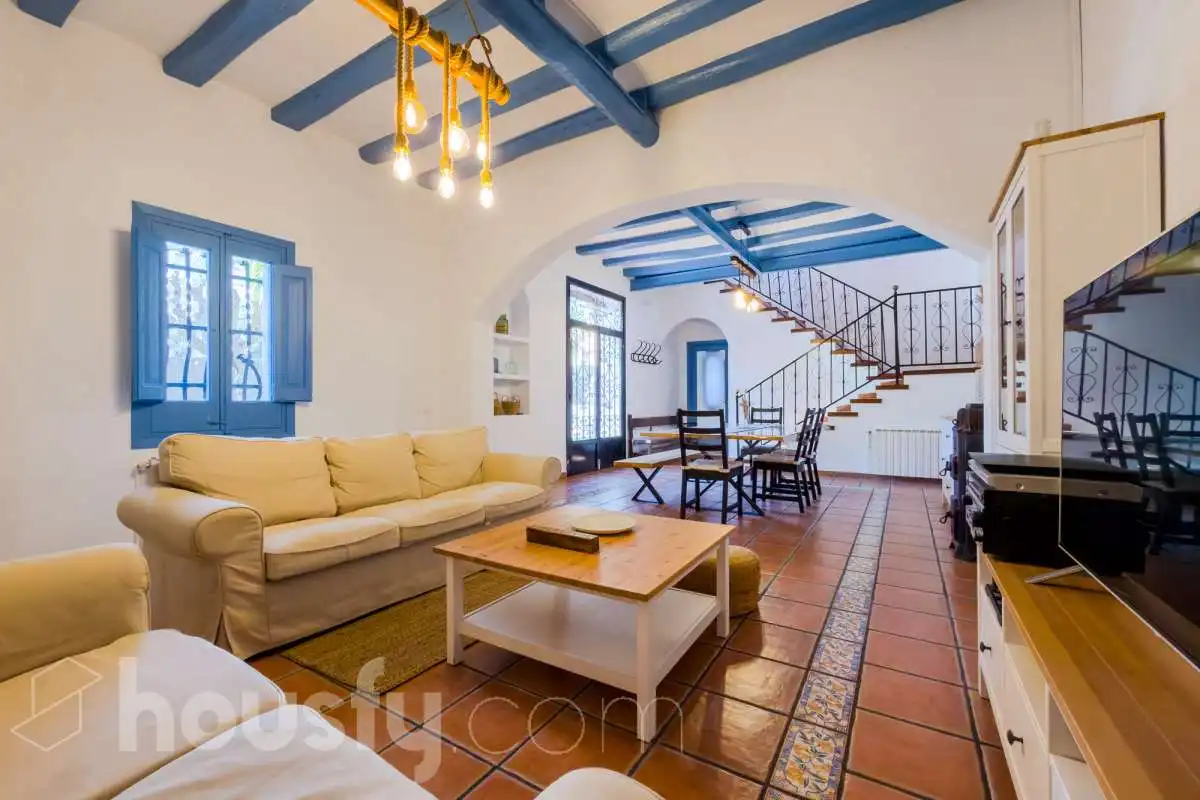 Sala de estar de Finca rústica en venta en Montgat con Calefacción, Jardín privado y Terraza