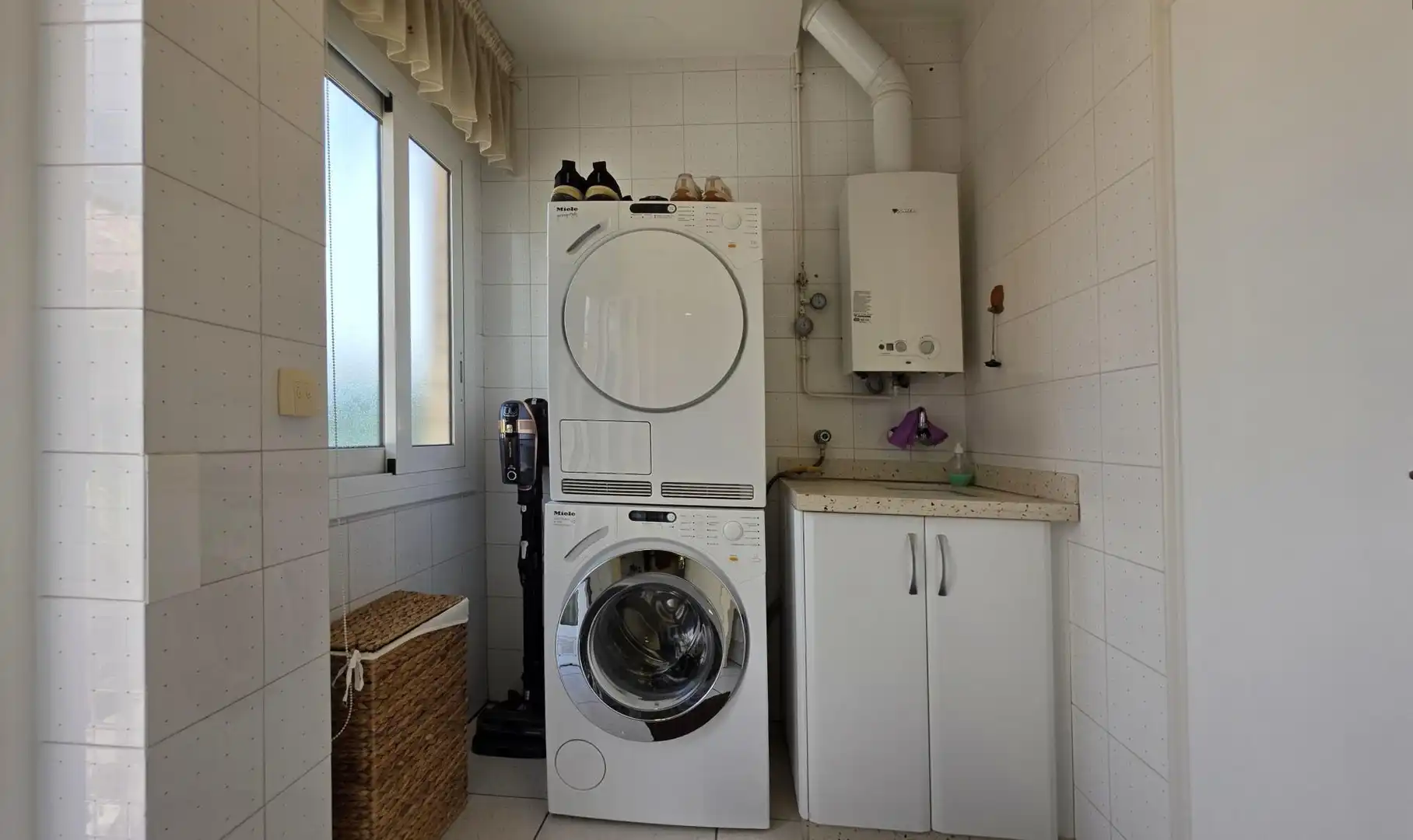 Bathroom of Houses for sale in Elche / Elx  with Air Conditioner, Private garden and Parquet flooring