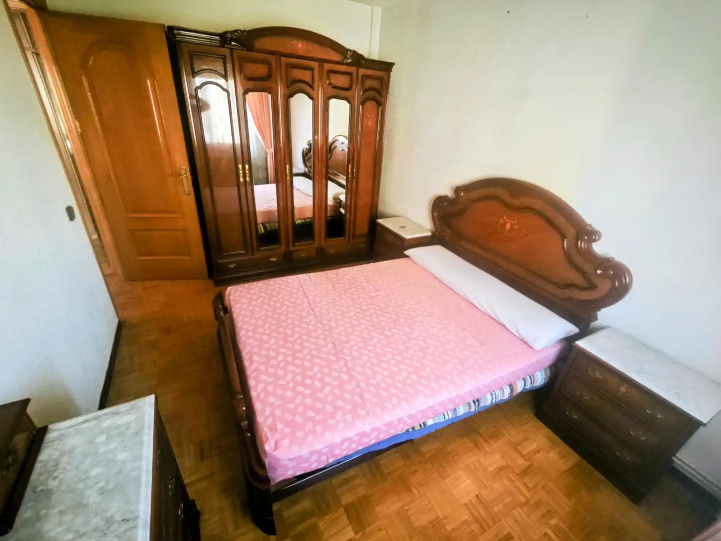 Habitación de Piso en venta en Móstoles con Calefacción, Parquet y Amueblado