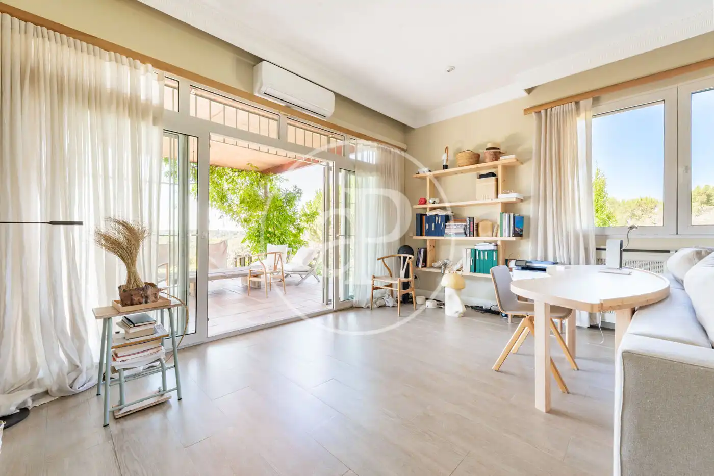 Vista exterior de Casa o chalet de alquiler en Pozuelo de Alarcón con Aire acondicionado, Calefacción y Jardín privado