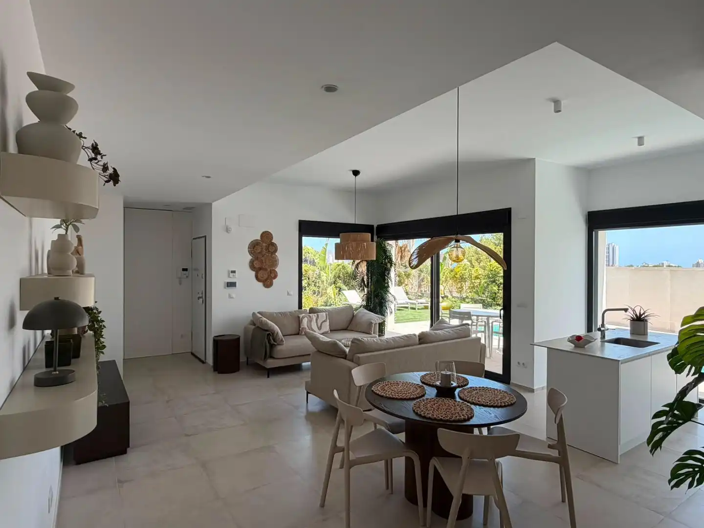 Menjador de Casa o xalet de lloguer en Finestrat amb Aire condicionat, Jardí privat i Terrassa