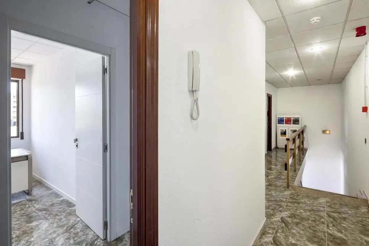 Oficina de alquiler en Parla con Aire acondicionado, Calefacción y Amueblado