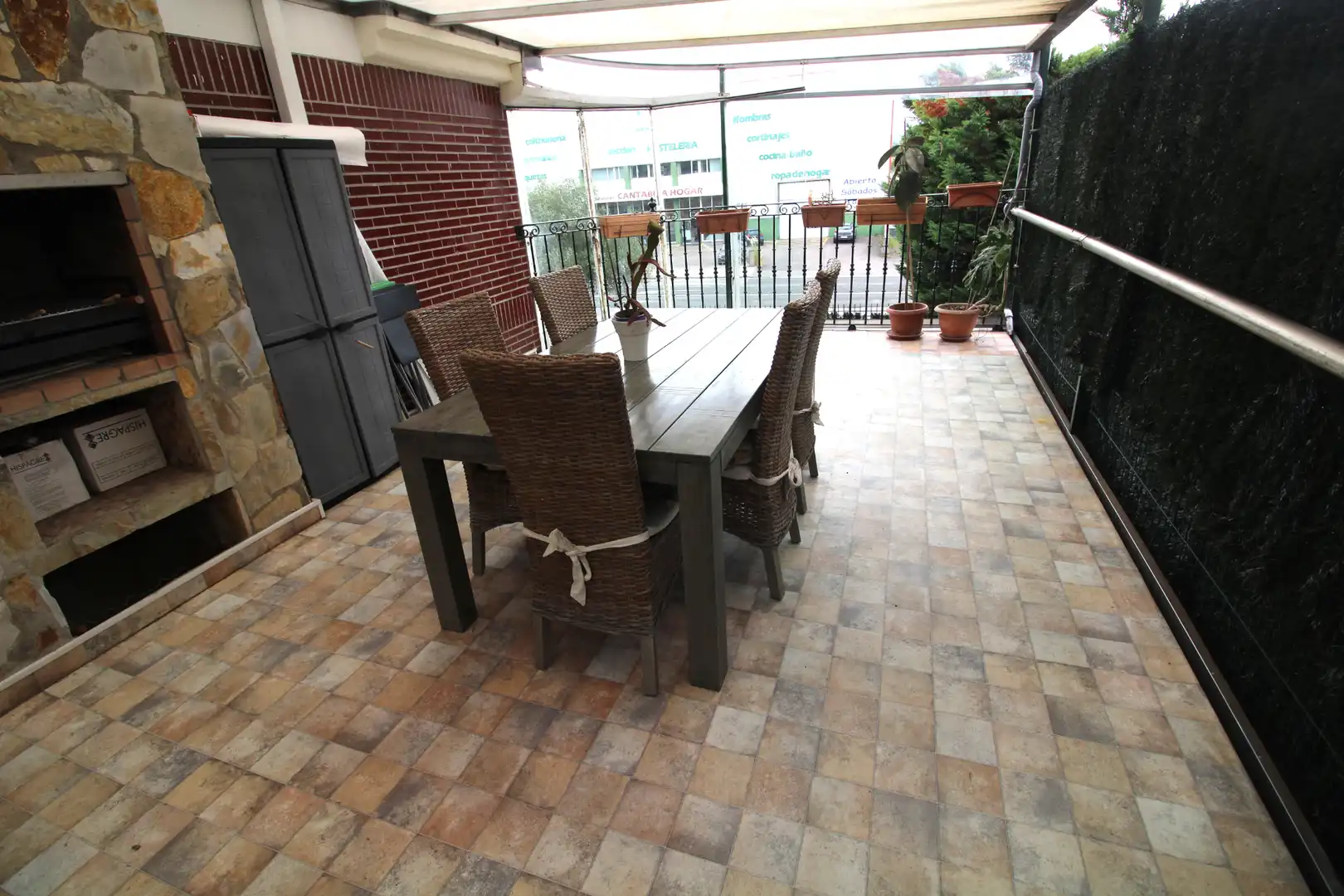 Terrassa de Casa o xalet en venda en Santa Cruz de Bezana amb Calefacció, Jardí privat i Terrassa