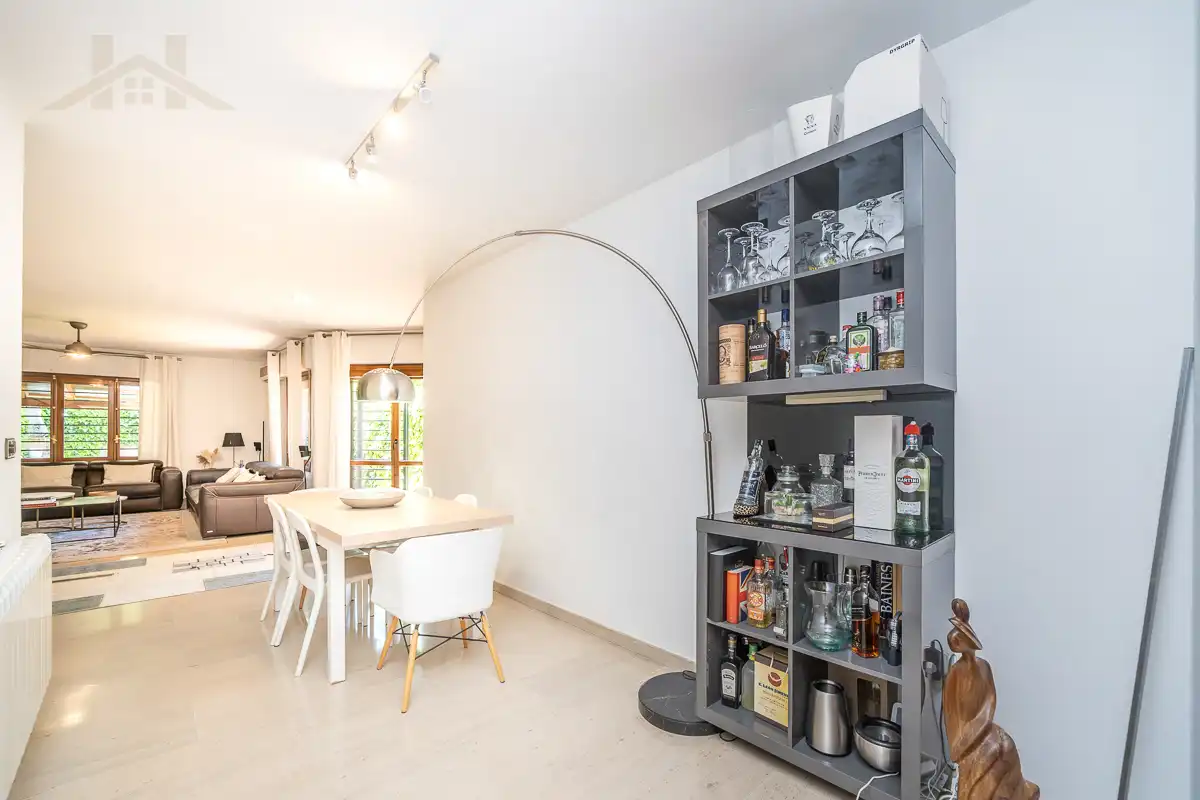 Comedor de Casa adosada en venta en Torrelodones con Aire acondicionado, Calefacción y Jardín privado