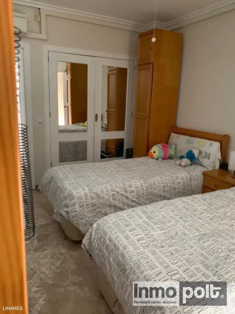Habitación de Piso de alquiler en Linares con Aire acondicionado, Calefacción y Terraza