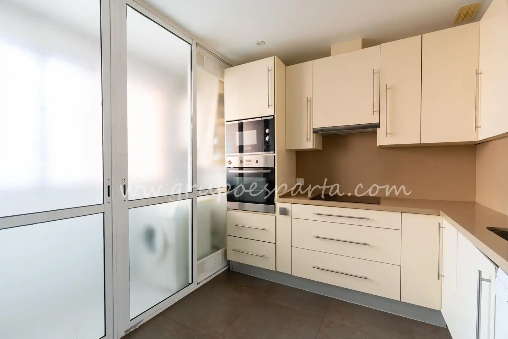 Kitchen of Flat for sale in Sevilla  with Air Conditioner and Terrace
