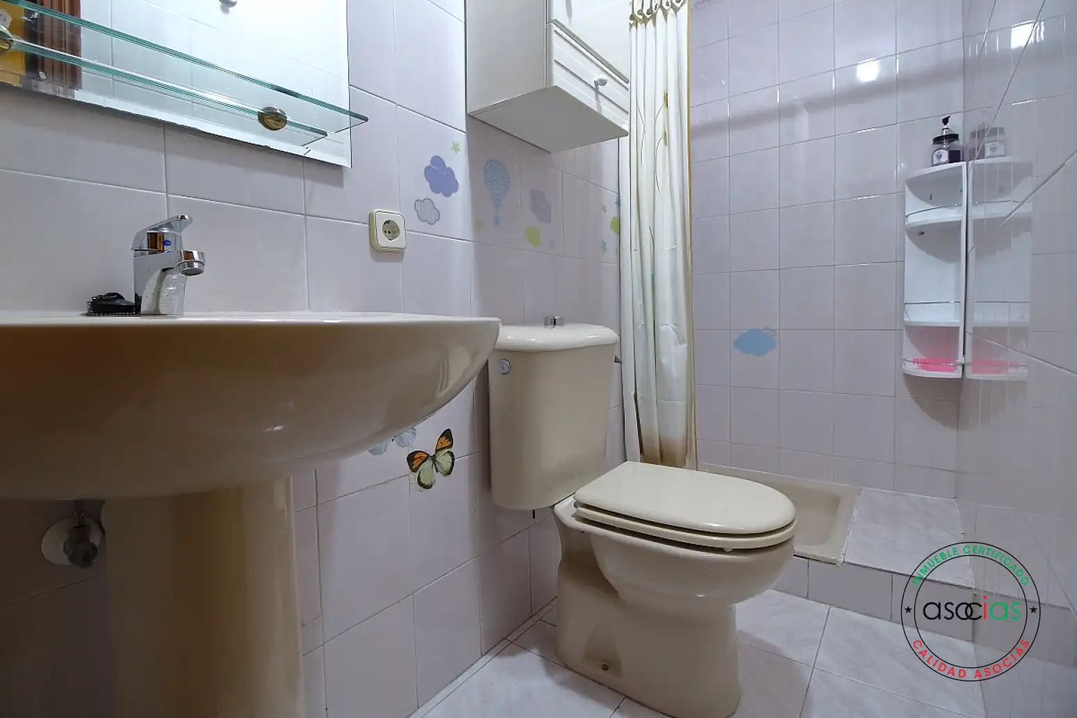 Baño de Piso en venta en Gijón  con Calefacción, Parquet y Trastero